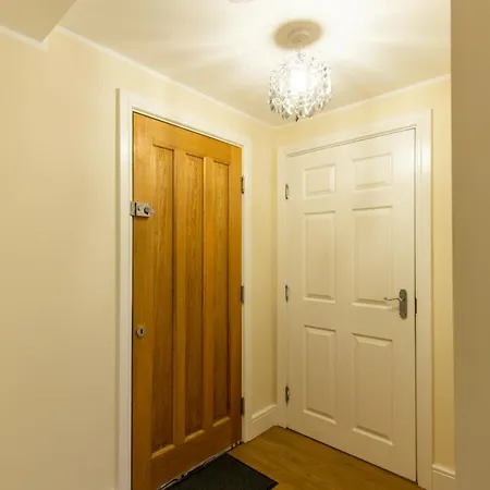 Velvet 2-Bedroom Apartment, Clockhouse, Hoddesdon Exterior photo