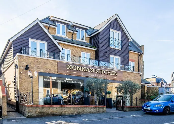 Velvet 2-Bedroom Apartment, Clockhouse, Hoddesdon